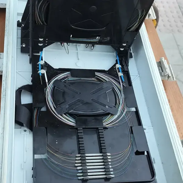 Empalme de fibra óptica 2