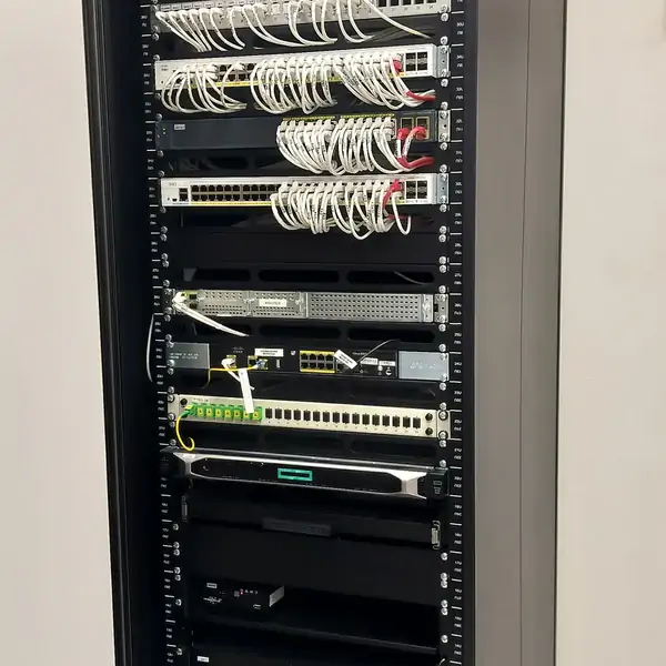 Instalación de router en rack