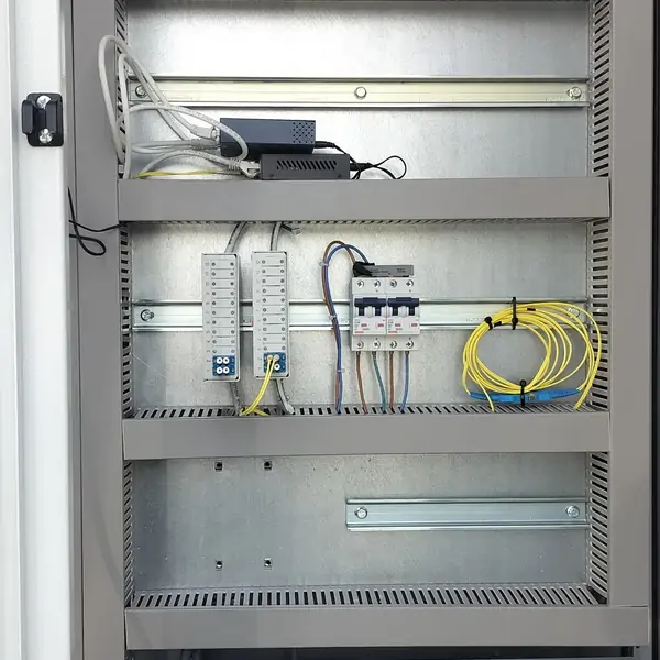 Mantenimiento de fibra óptica y electricidad — Cámara perimetral 3